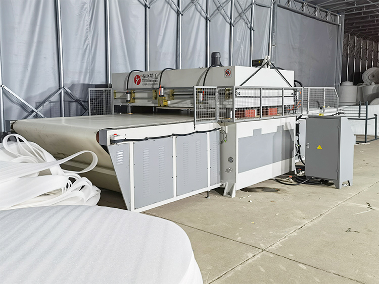 全自动输送带裁断机