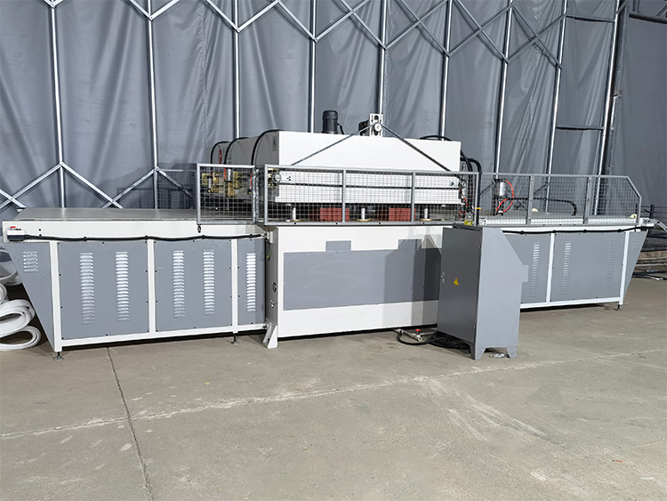 全自动输送带裁断机