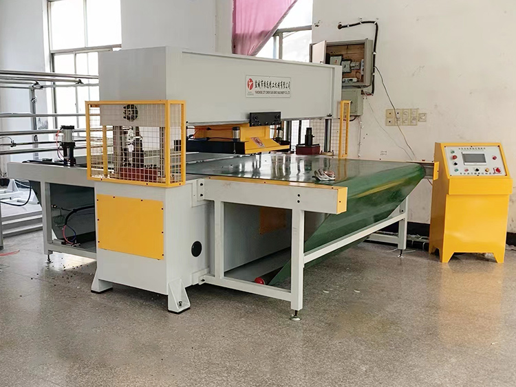 全自动输送带裁断机