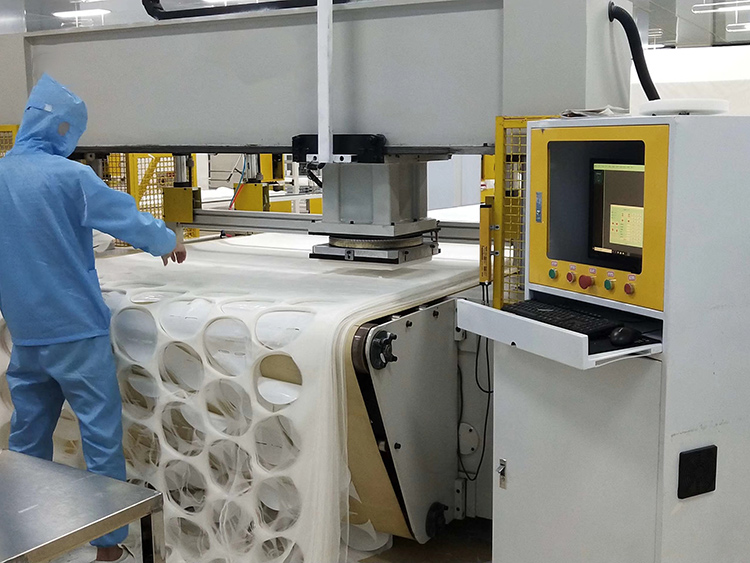 全自动移动式裁断机