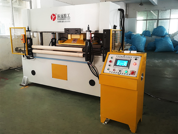 全自动输送式裁断机