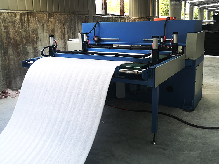 珍珠棉单双边送料裁断机